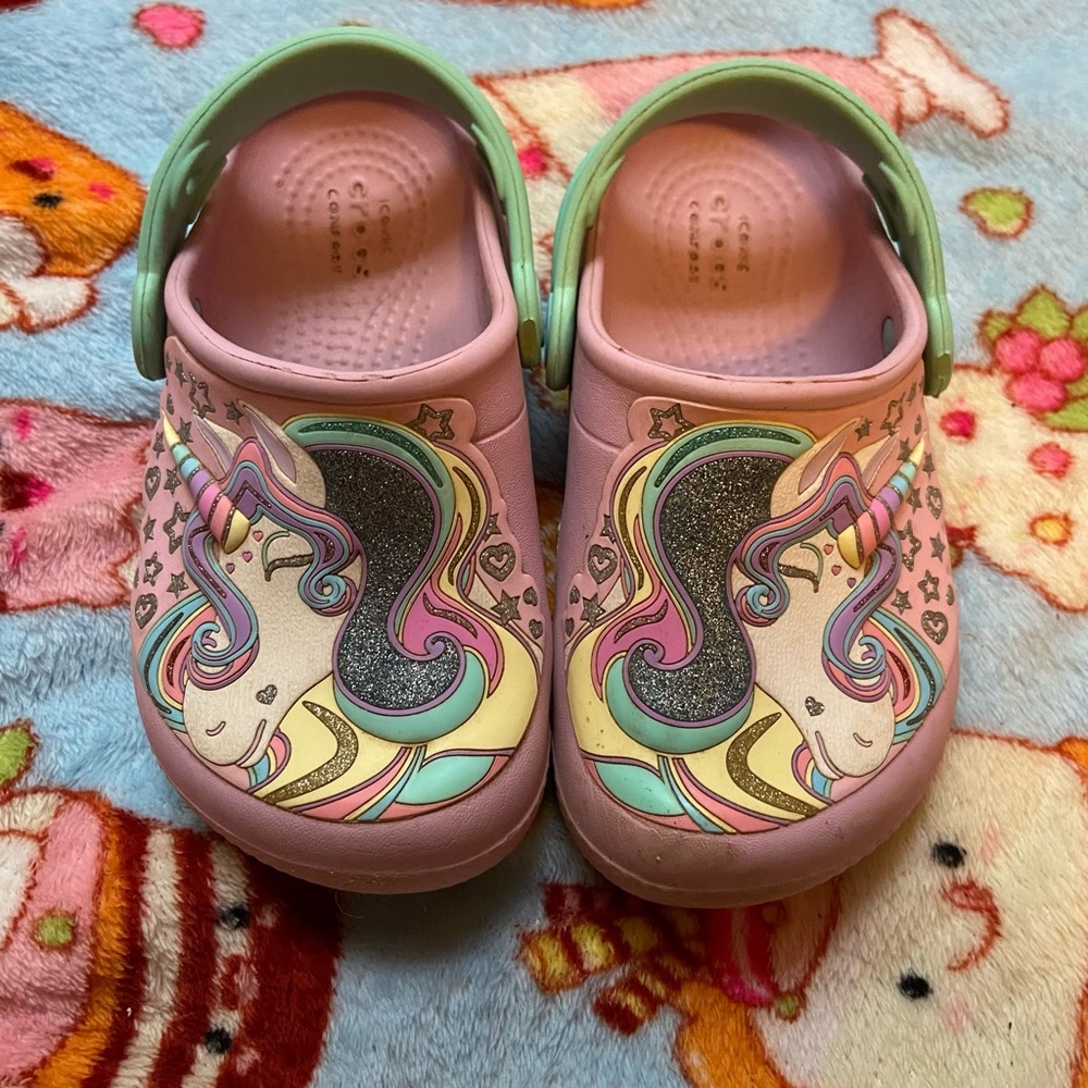 Toddler size 9 unicorn crocs - EUC